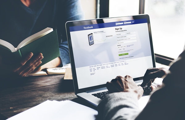 Facebook, come mettere 'Mi piace' ad altre Pagine dopo gli ultimi aggiornamenti